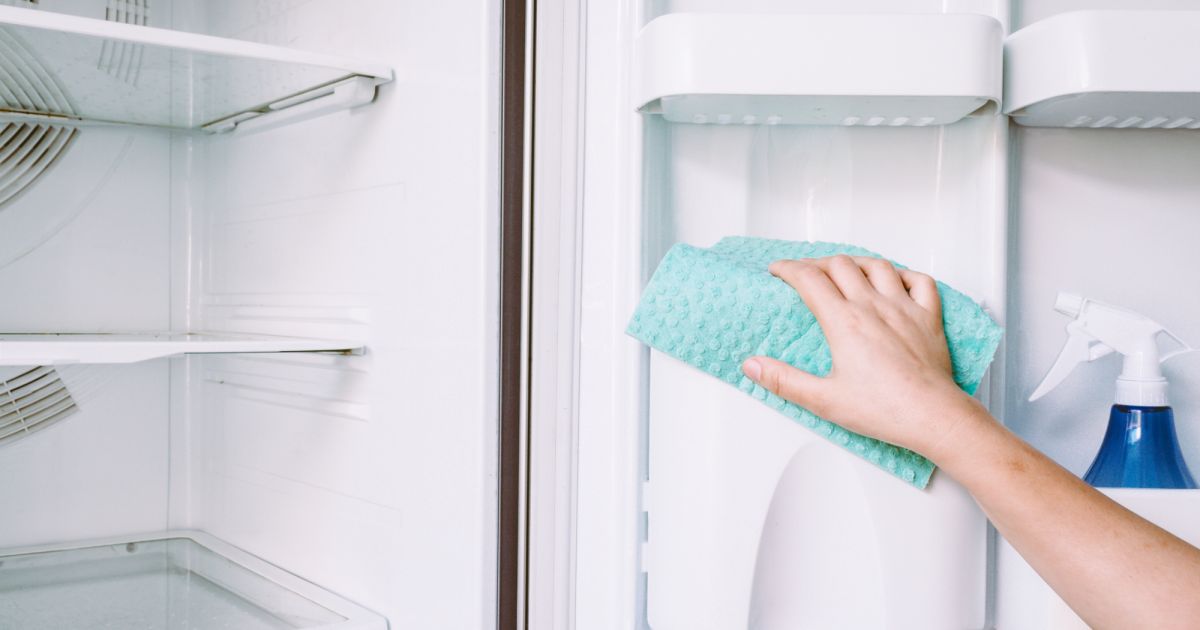 As dicas de como tirar cheiro de peixe da geladeira