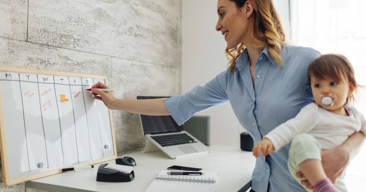 Não sabe como limpar quadro branco? As dicas para acabar com as manchas