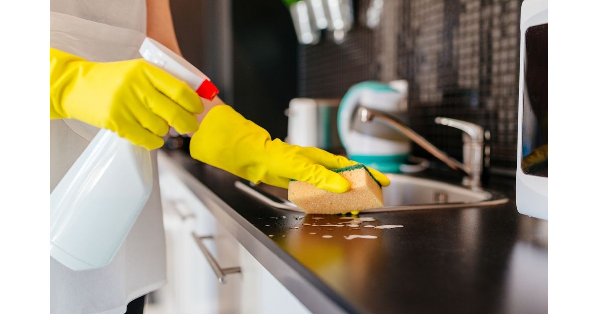 Como diluir água sanitária para desinfecção