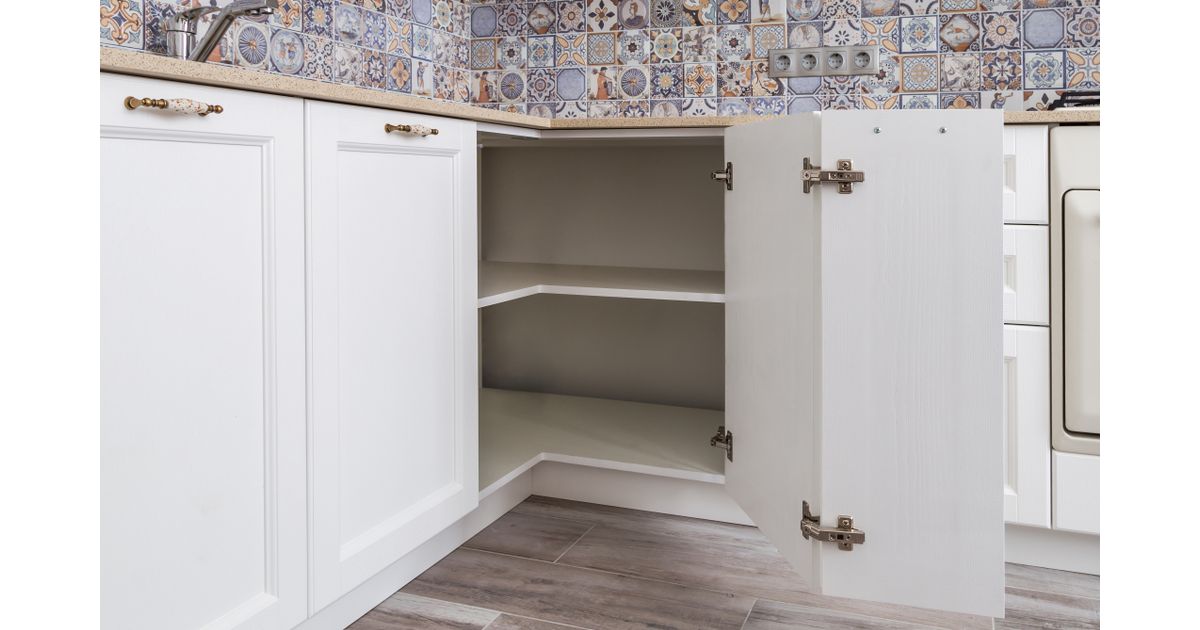 Como organizar armário de cozinha + dicas para evitar mofo