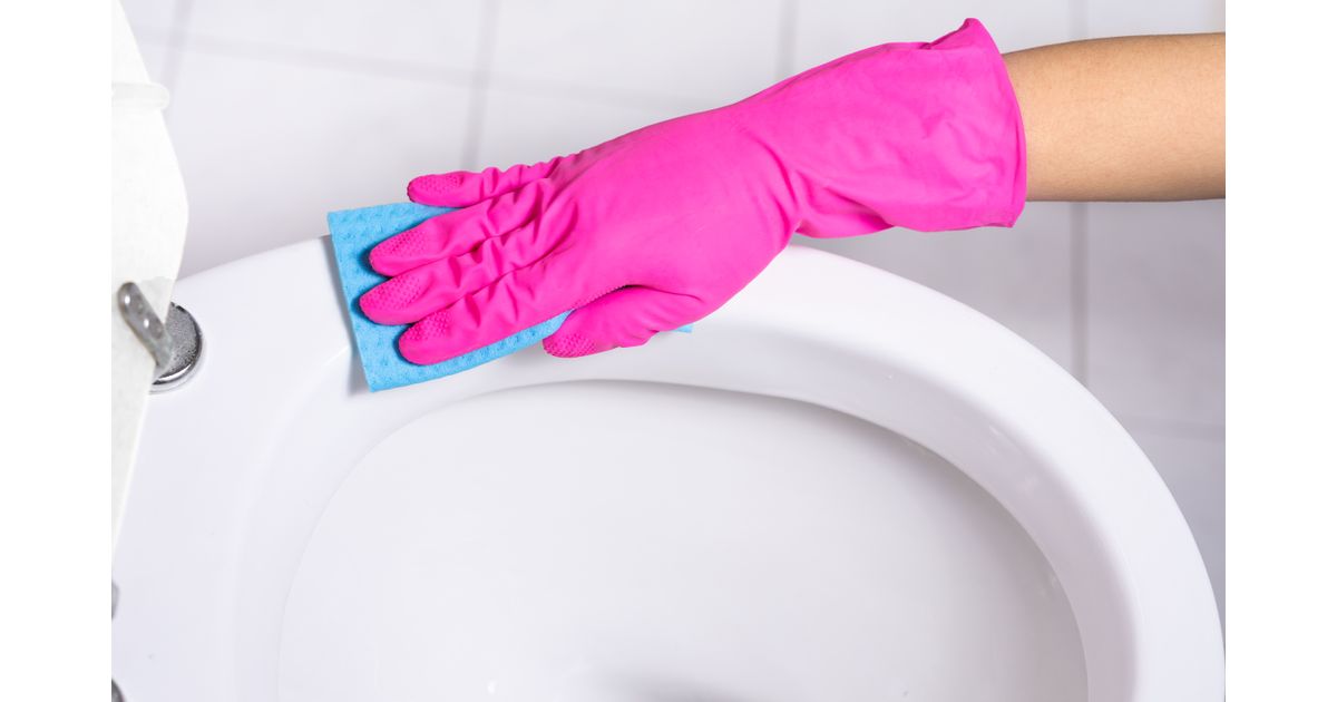 Saponáceo cremoso ou em pó? Saiba quando usar cada um na limpeza pesada