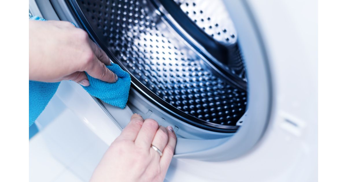 Fazer a limpeza da máquina de lavar é essencial! Aprenda como limpar a parte interna e a externa