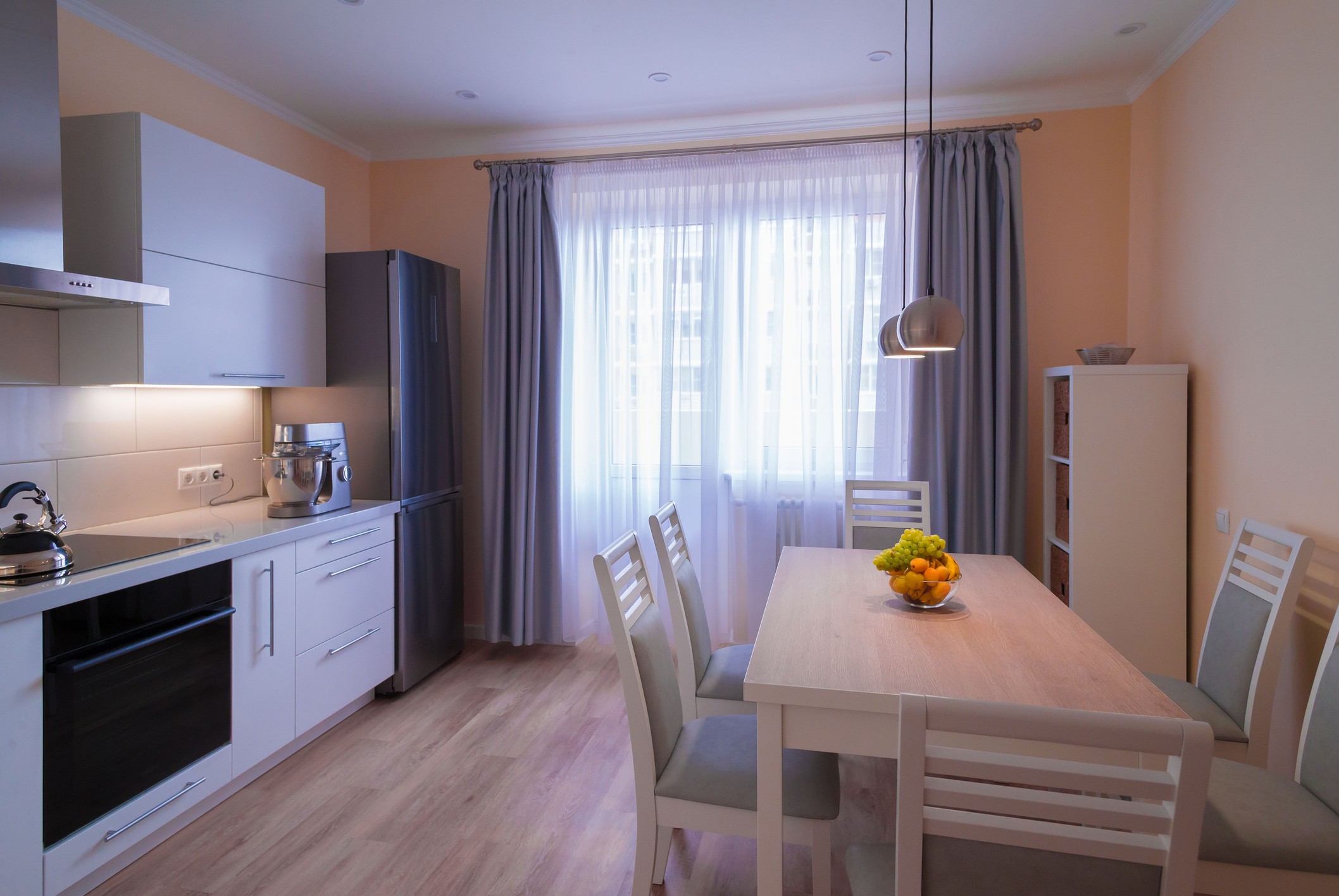 Limpeza de piso laminado: confira dicas de como limpar corretamente