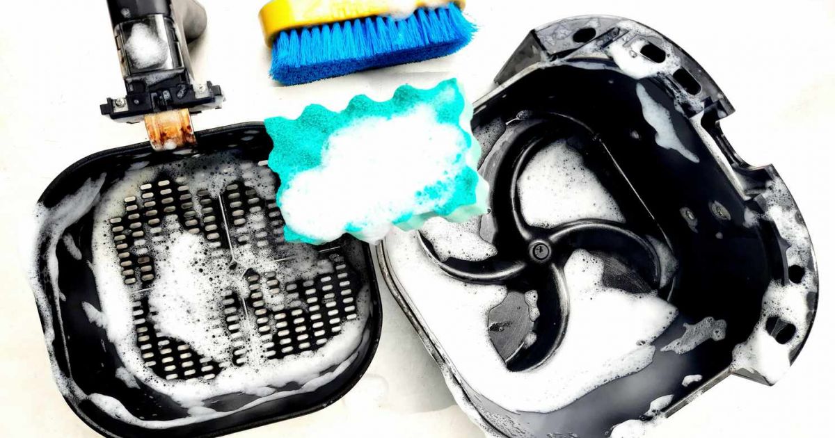 Como limpar airfryer por dentro e por fora?