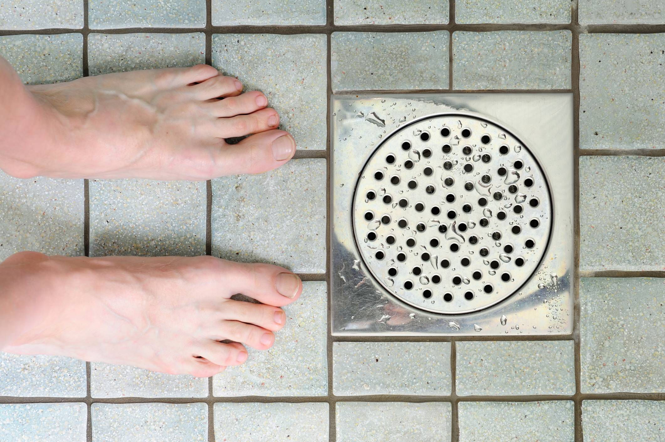 Como limpar ralo de banheiro: confira nossas dicas