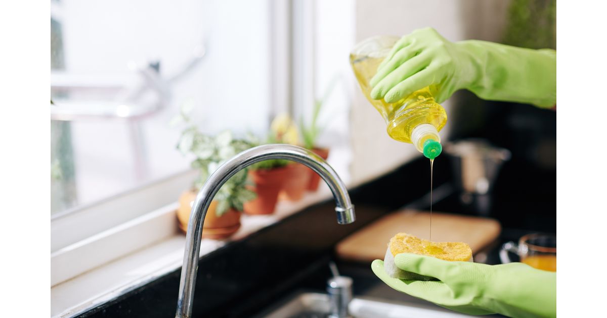 Cada cor de detergente tem uma função! Entenda as diferenças