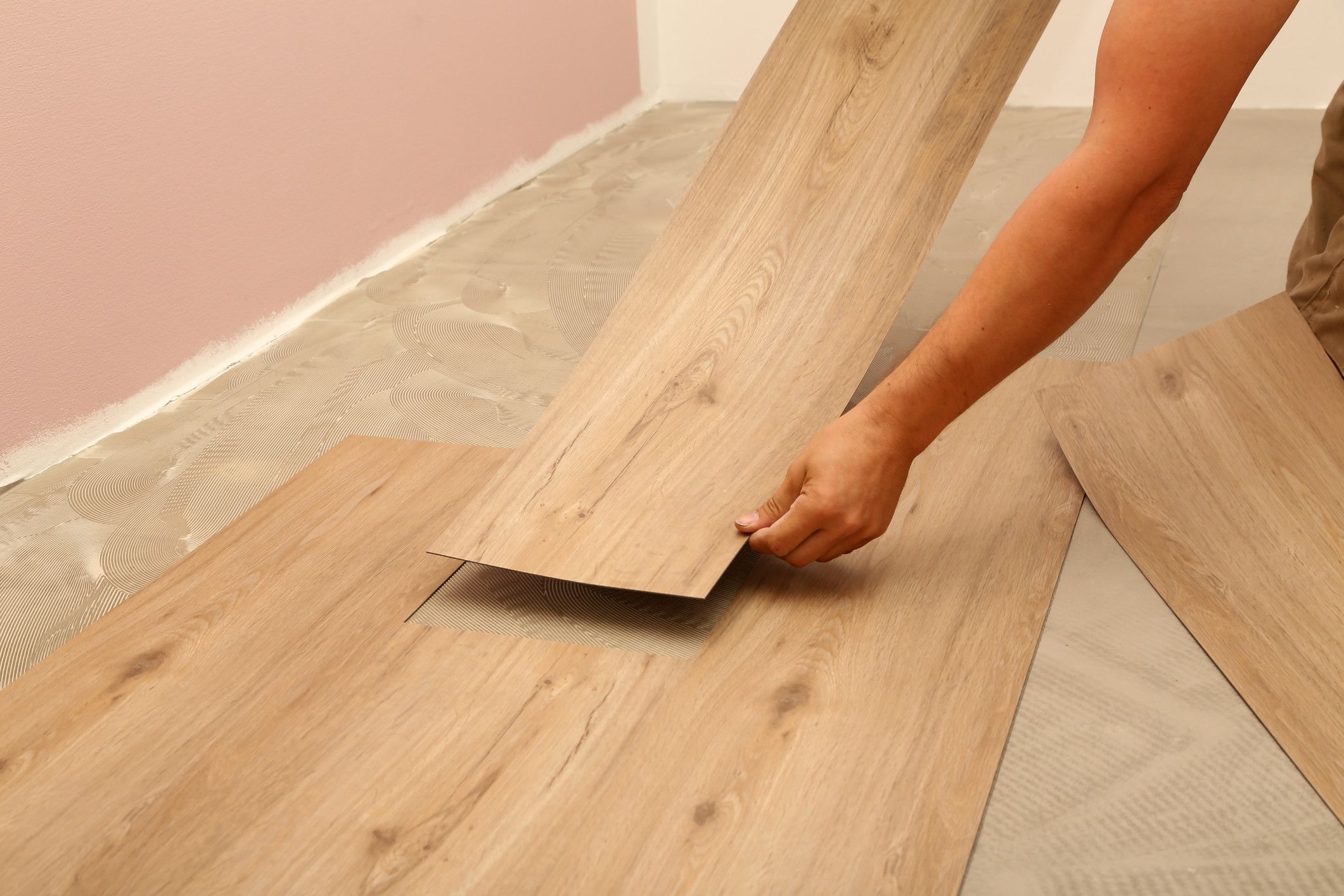 Piso vinílico e laminado: você sabe as diferenças entre eles?